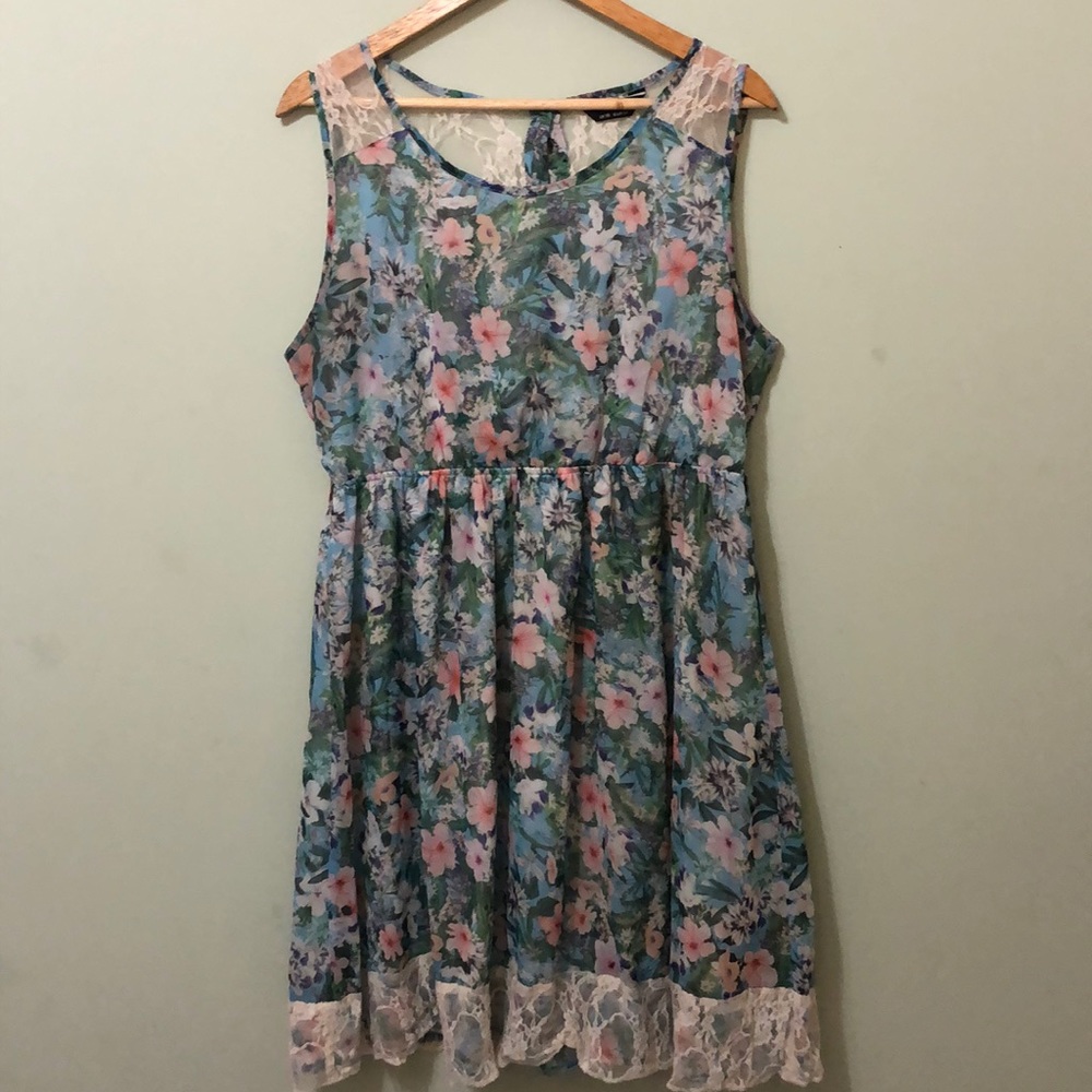 High Neck Floral Dress (Plus Size)